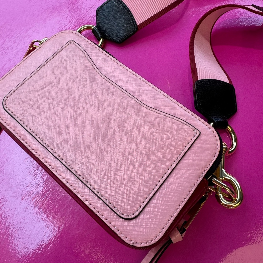 The Marc Jacobs Snapshot Camera Bag in Baby Pink - Picture 3 of 11